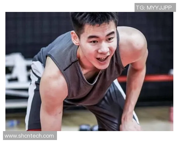 郭昊文：从青涩少年到篮球新星的成长之路与奋斗历程